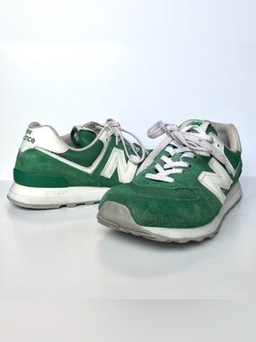 NEW BALANCE 574 Classic Green White Suede Lifestyle Sneakers Men's Size 9.5